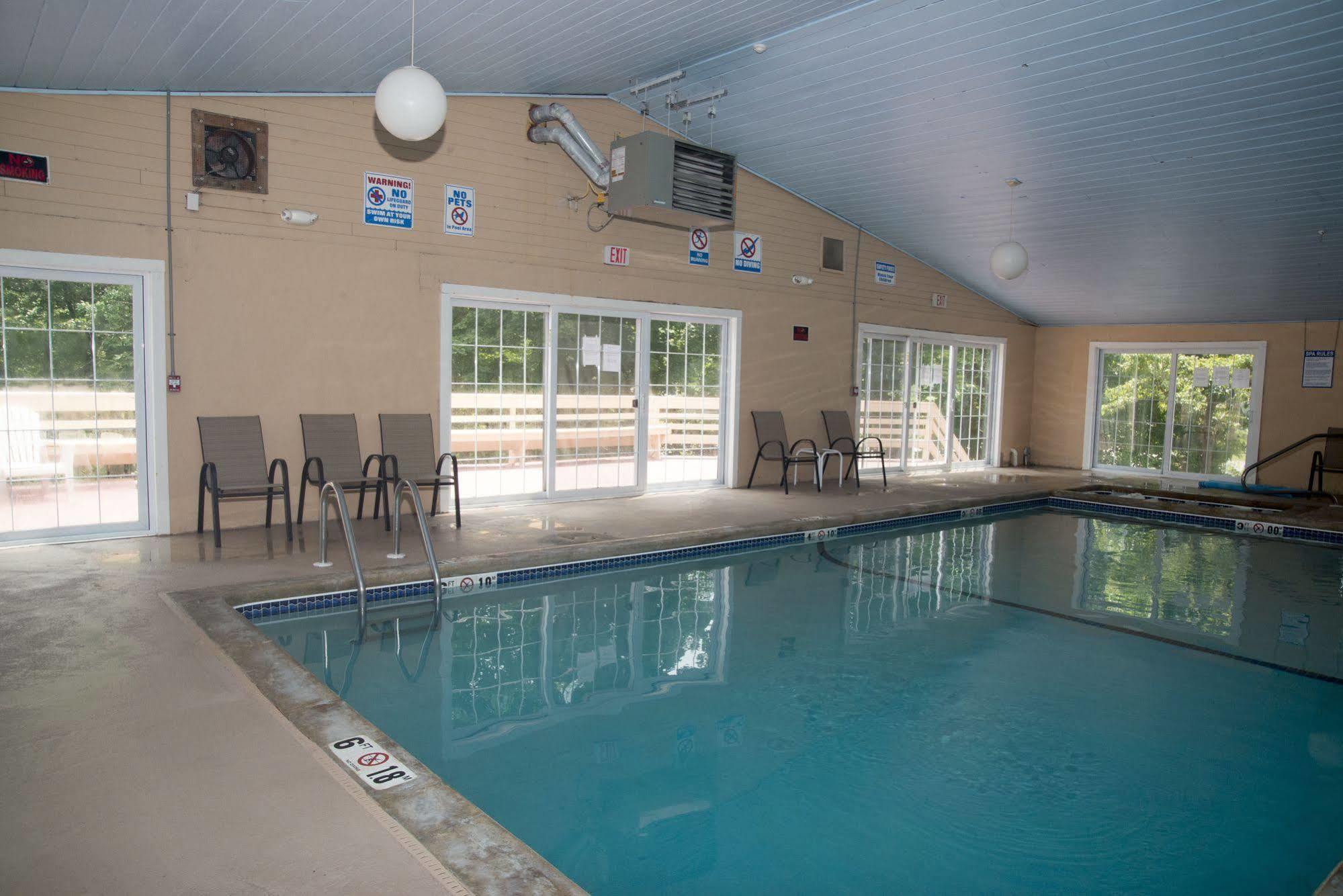 Hampton Falls Inn Exterior photo