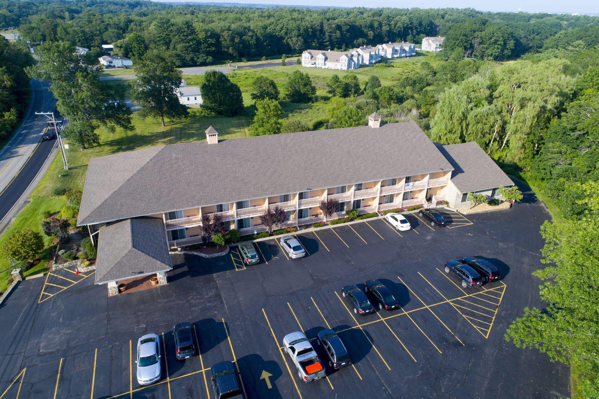 Hampton Falls Inn Exterior photo